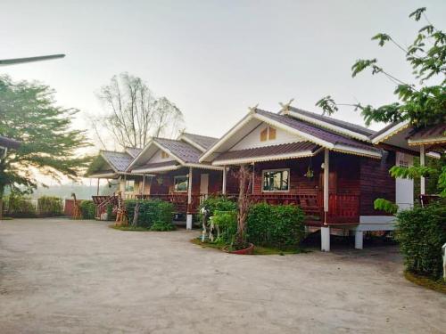 โรงแรมชบารีสอร์ท สระแก้ว